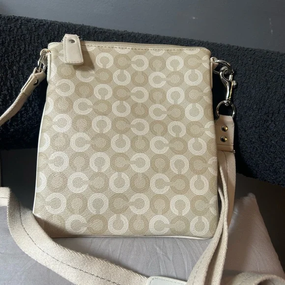 Vintage Coach Signature Stripe Crossbody Ivory Stripe Swingpack - Picture 2 of 11